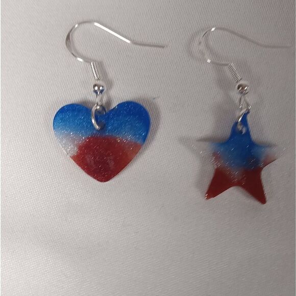 CLEARANCE Red, white and blue star and heart resin Earrings - Picture 2 of 7